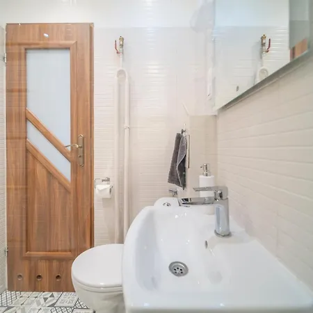 10th Floor Studio In The City Center Of Apartment